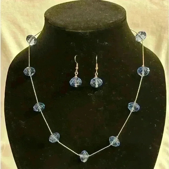 Blue bead necklace and earring set! - Picture 4 of 6